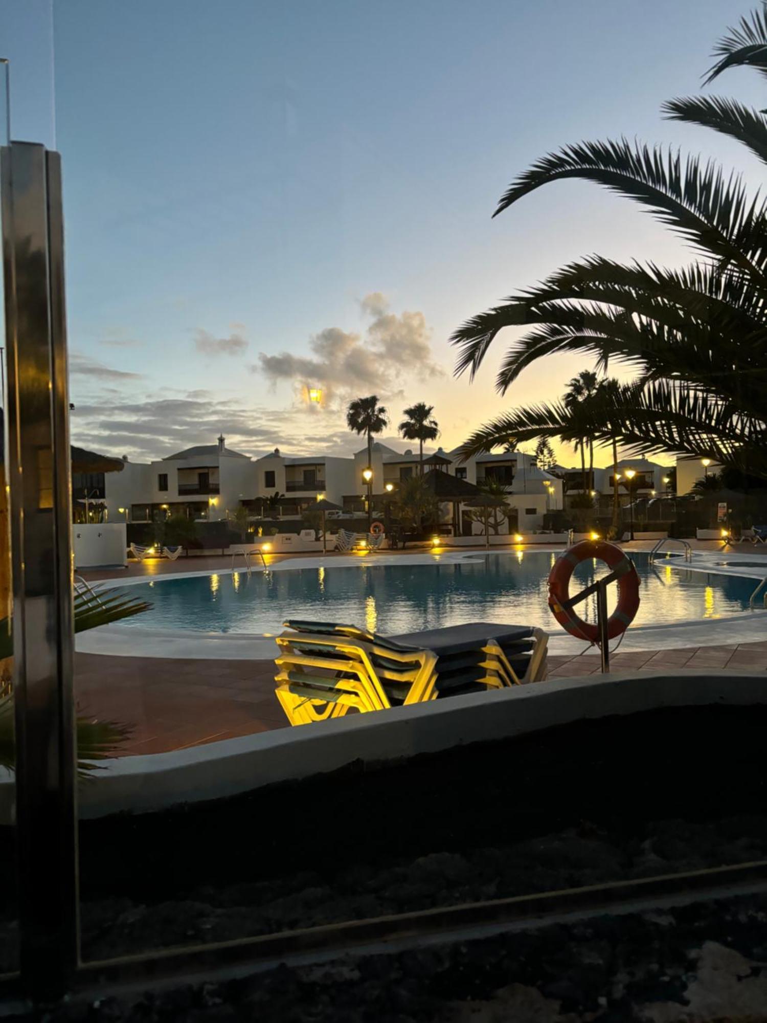 Casa Amplia Y Moderna De 3 Habitaciones En Complejo Con Piscina Costa Teguise Exteriör bild